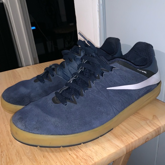 men's athletic shoes size 11